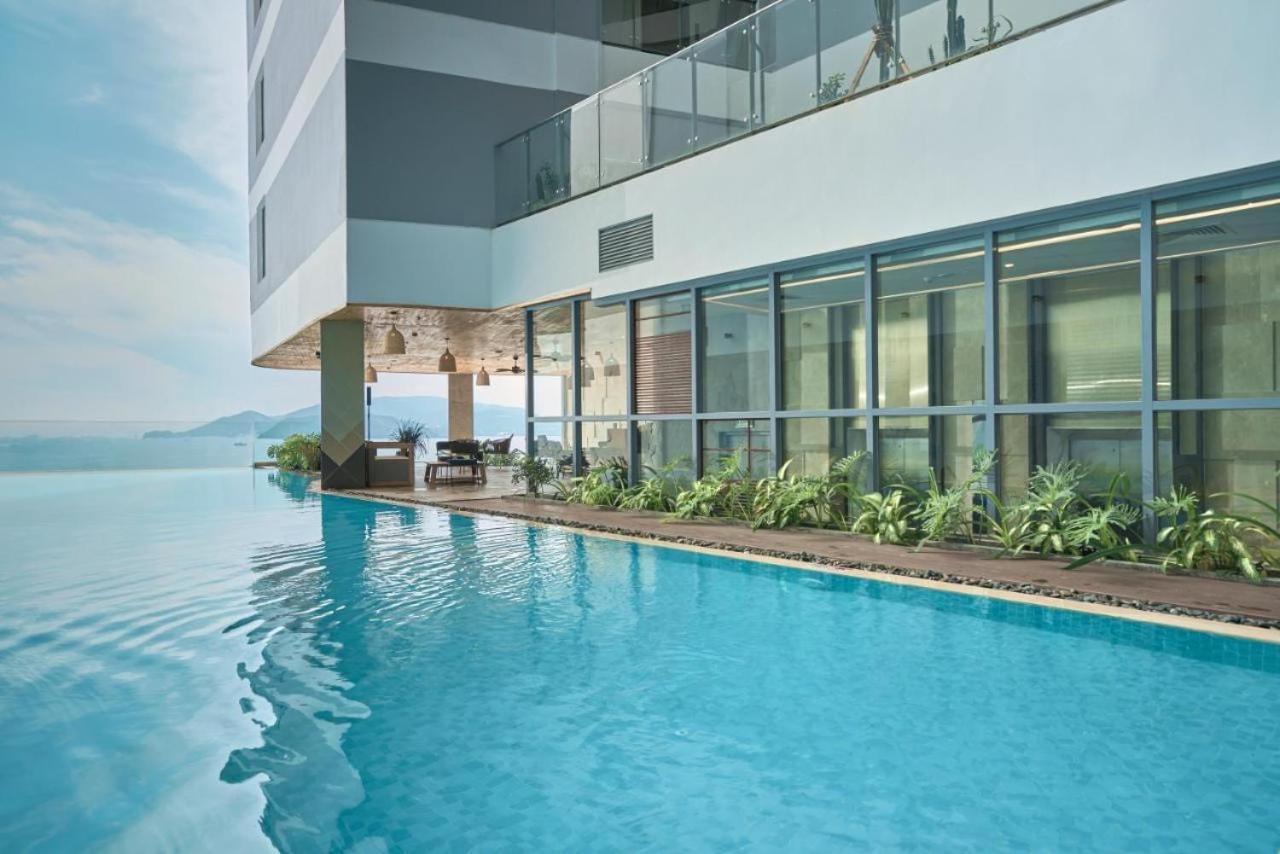Panorama Lyn Beachfront Apartment Nha Trang Luaran gambar